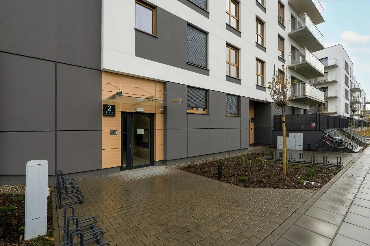 Tasteful Beige Apartment With Parking By Noclegi Renters Poznań Polen