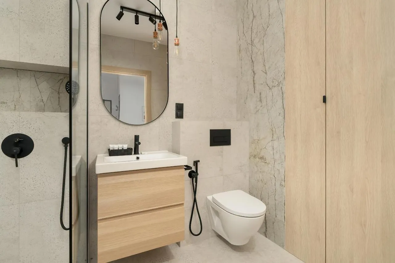 Tasteful Beige Apartment With Parking By Noclegi Renters Poznań 0*,
