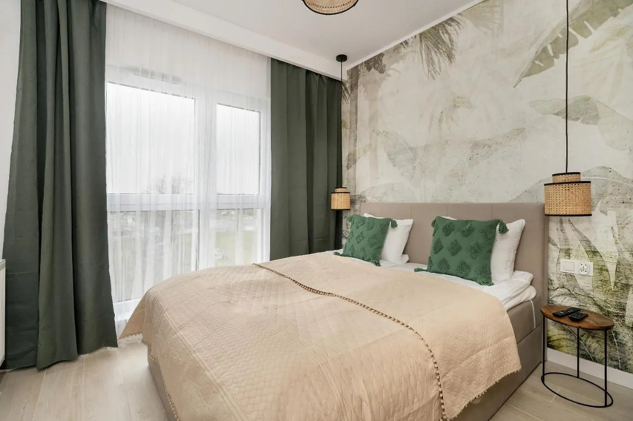 Tasteful Beige Apartment With Parking By Noclegi Renters Poznań